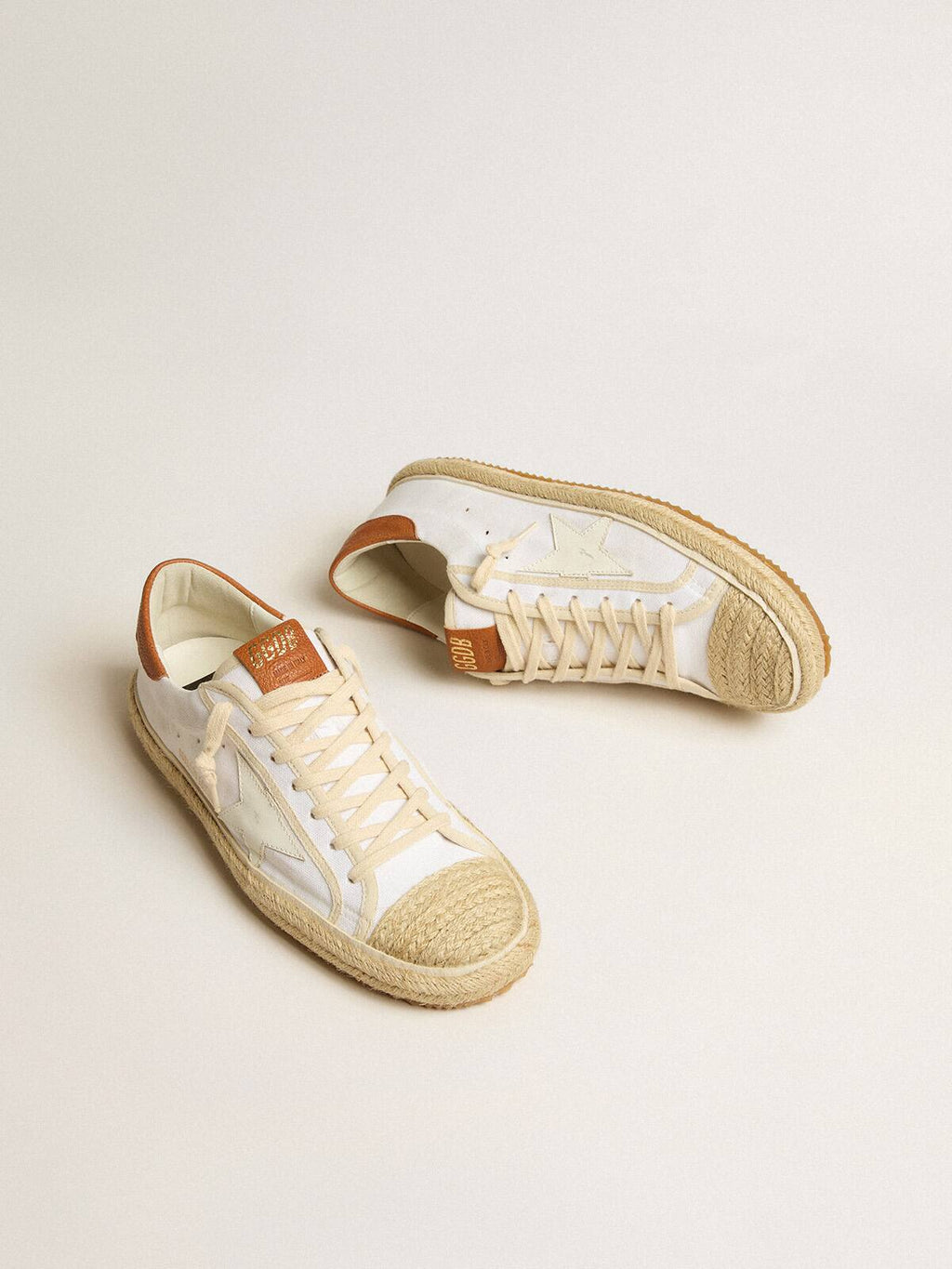 Men’s Super-Star LTD in canvas with white leather star and raffia toe